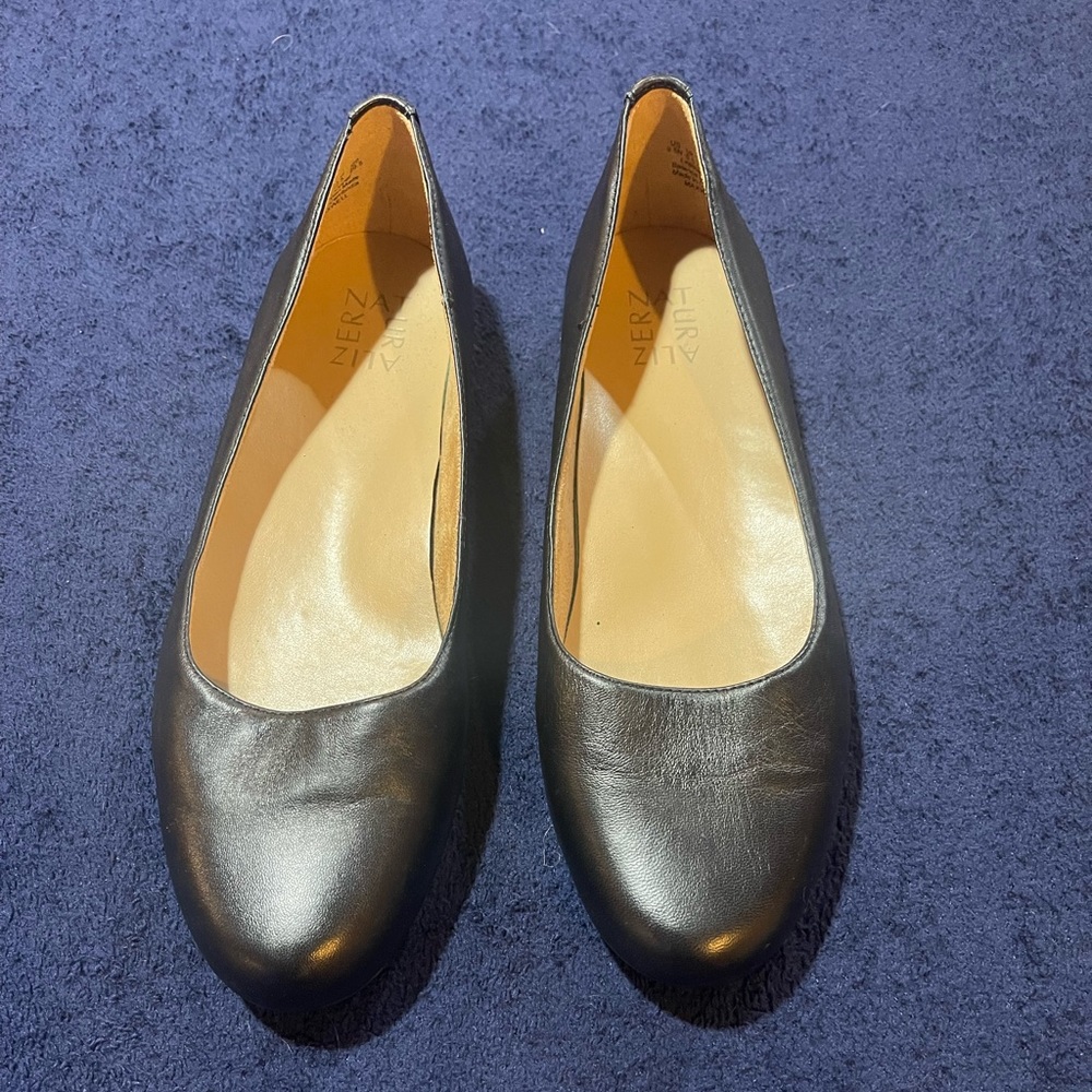 Naturalized black leather flats! Size 9 1/2.